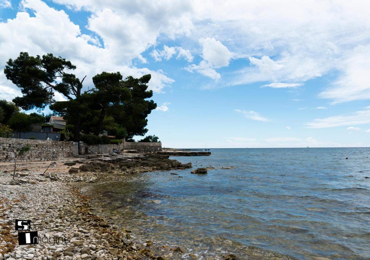 Charming Stone Cottage By The Sea 우마그 외부 사진
